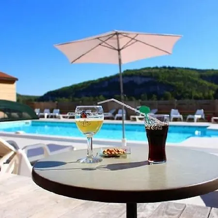 Les Gabarres Tour-de-Faure