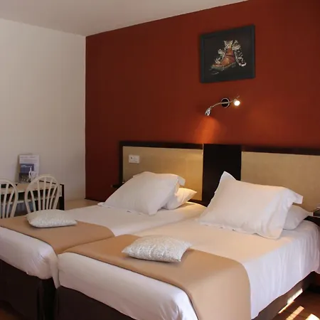 Hotel Les Gabarres 3*