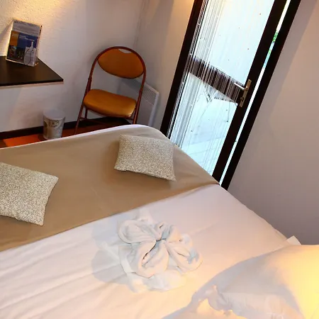 Hotel Les Gabarres Tour-de-Faure