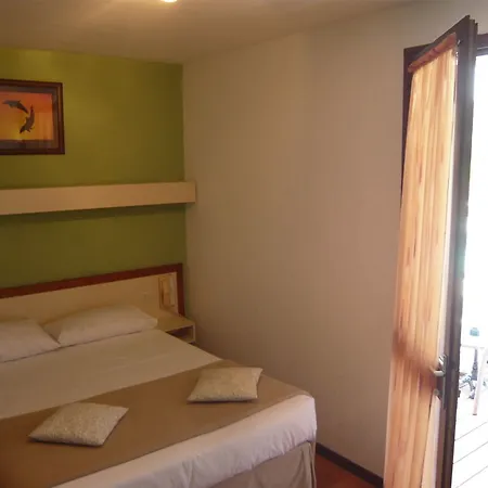 Les Gabarres Hotel Tour-de-Faure
