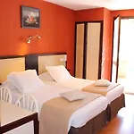 Les Gabarres Otel Tour-de-Faure