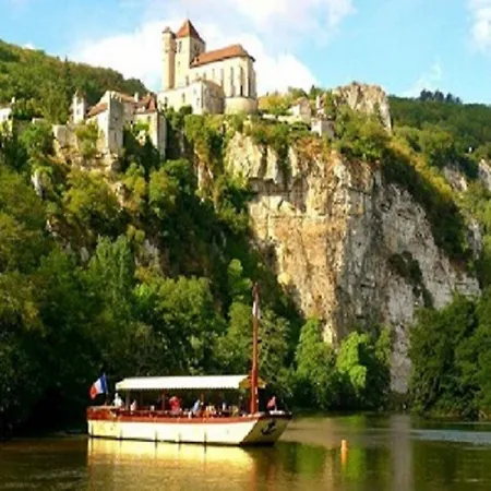 Les Gabarres Tour-de-Faure